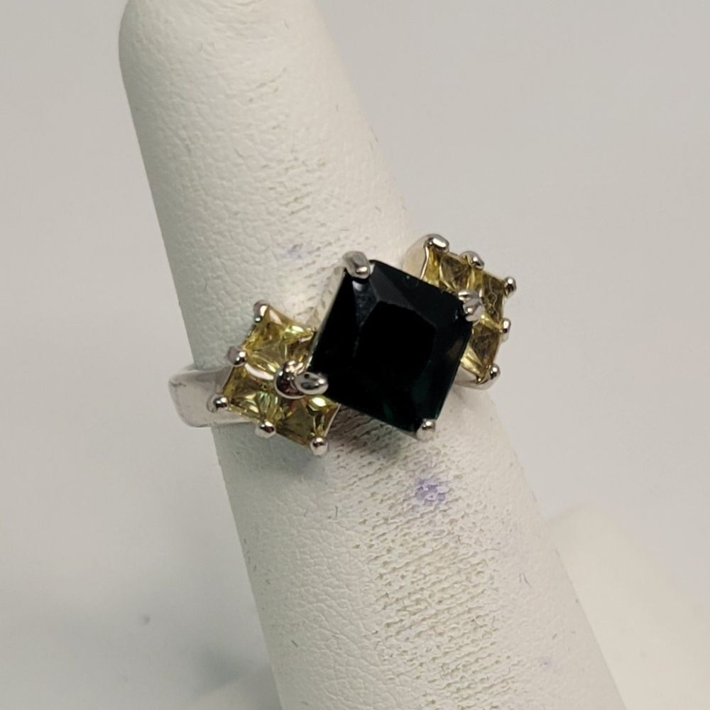 Size 5, Rhinestone Ring - Picture 4 of 8